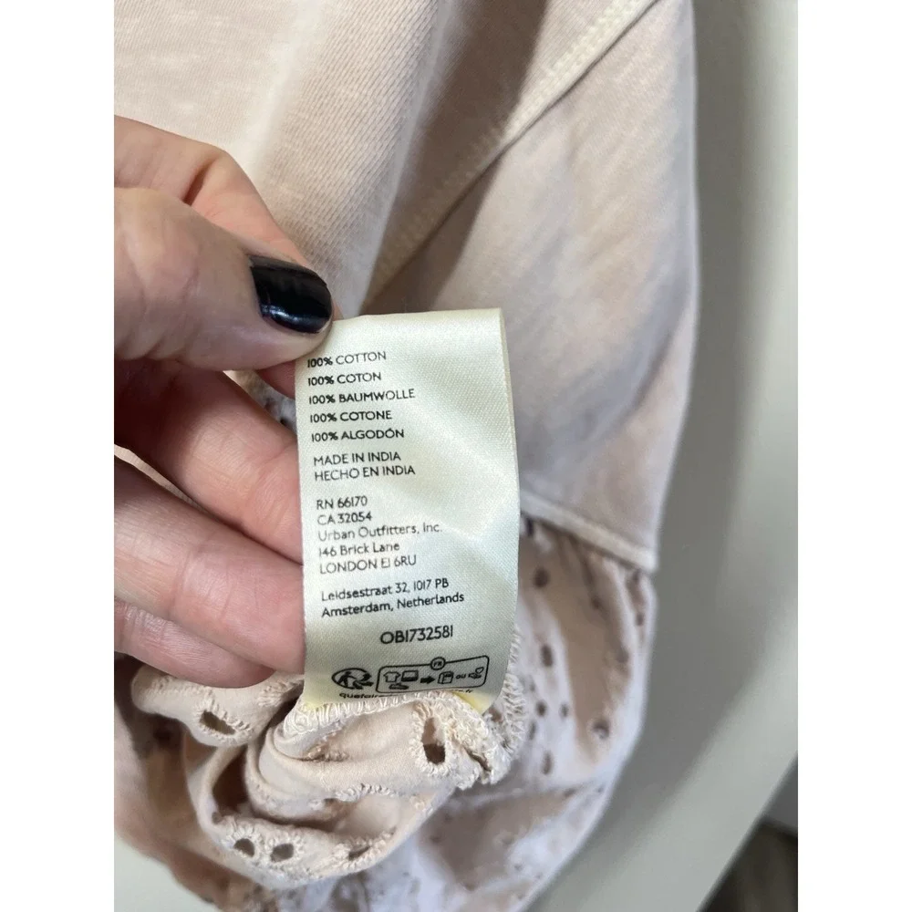 Pilcro Anthropologie Beige Batwing Boho Eyelet Cropped Sweatshirt Top Size Small